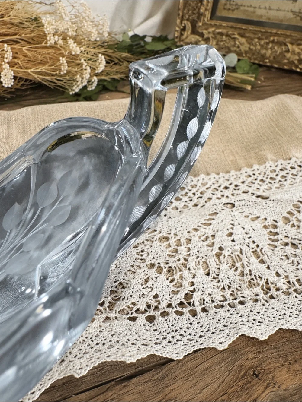 Vintage Clear Pressed Glass Pedestal Centerpiece Console Bowl Flower Daisy